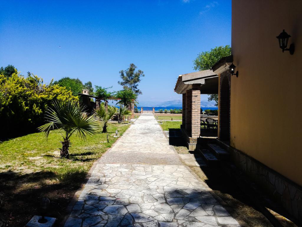 Antonia Beachfront Villa Lefkimmi (Corfu) Exterior foto